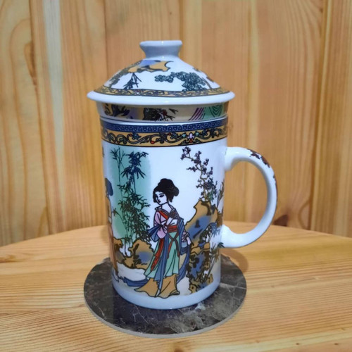 لیوان دمنوش چای سبز